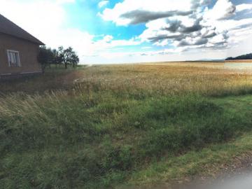 Pozemek o velikosti  8672 m2, Lochovice